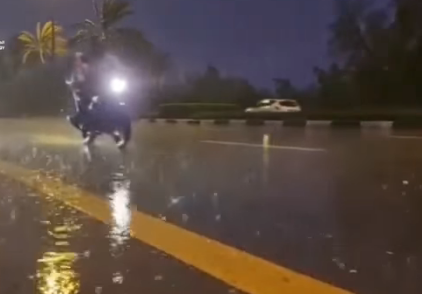 دبي تتغلب على الحرارة بالأمطار الصناعية